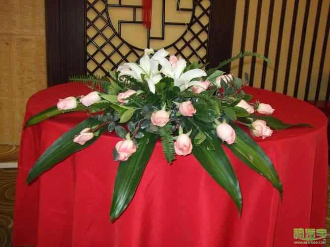 会场礼仪鲜花 北京手捧鲜花 讲台鲜花 嘉宾胸花
